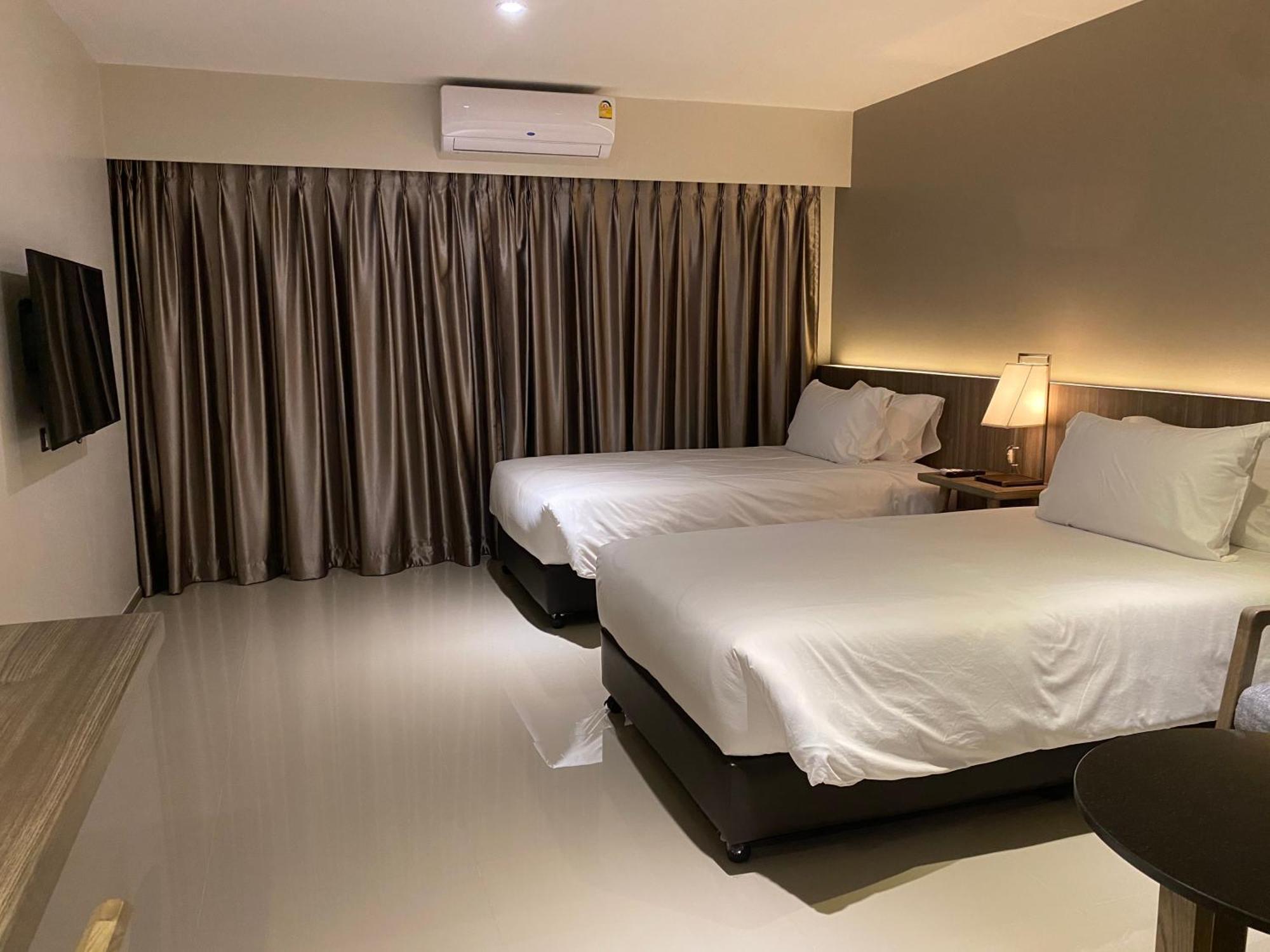 The Madera Lodge Pattaya Джомтьен Экстерьер фото